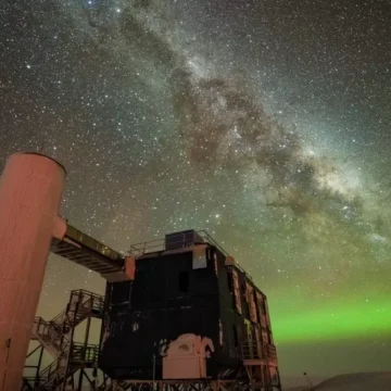 130241269_3c851fcd-6472-48cb-8633-bff89574591d.jpg.webp.webp FOTO. Imagini inedite cu galaxia. Un detector astronomic din Antarctica a surprins universul cum nu a fost văzut până acum