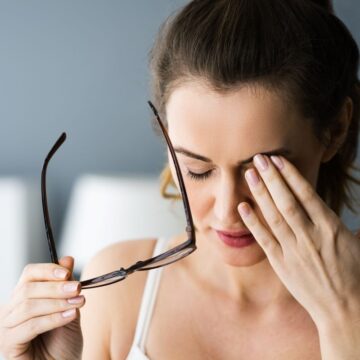 Metode sigure pentru a scăpa de ochelari. Cum pot ajuta exercițiile oculare la îmbunătățirea vederii