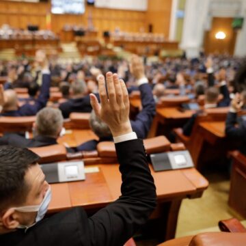 1687267748_index.jpeg Noul proiect pentru desființarea pensiilor speciale ale parlamentarilor intră în dezbaterea comisiilor