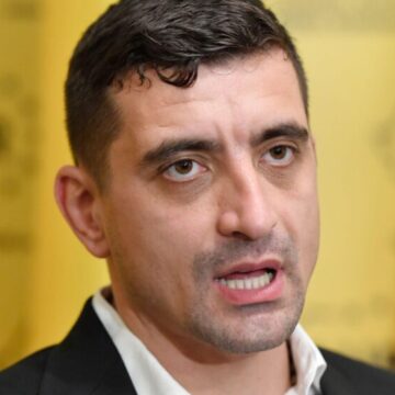 2d86c8fe08fecd11e3da2af472915079.jpg Are dreptate George Simion (AUR) sau i-a jignit pe români? ”Suntem IOBAGII Europei, nu producem nimic modern!”