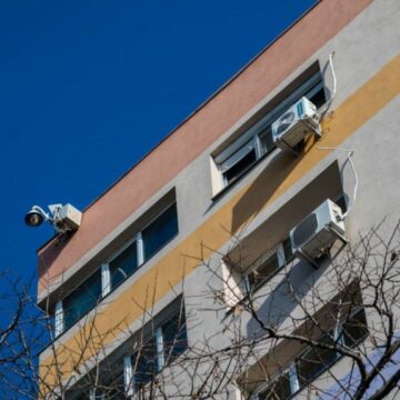 Situație absurdă la Cluj! O femeie a decedat în urmă cu cinci ani, dar datorează în continuare IMPOZITE Primăriei, autoritățile îi vor lua casa