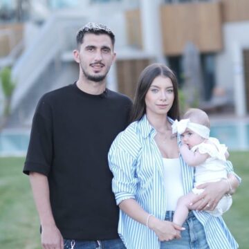 Andrei Ivan, vacanță de cinci stele alături de soție și copil