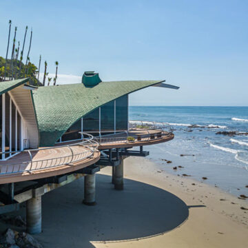 FOTO. Legendara casă de pe plaja din Malibu care valorează 49,5 milioane de dolari. Cum arată interiorul acesteia