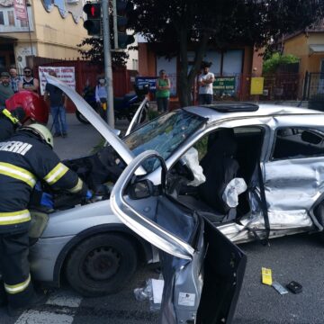 Accident pe strada Corneliu Coposu, produs de un tânăr de 19 ani