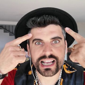 Actorul Bob Rădulescu, către un șofer care a aruncat gunoaie din mașină: ”Este semnul clar al eșecului educației”