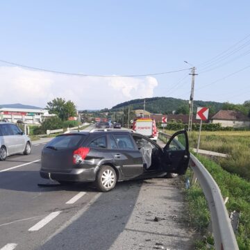 caf52840cf5439b2782d2c09920cce7e.jpeg Accident grav la Bunești, pe centura orașului Gherla! A pierdut controlul într-o curbă – FOTO