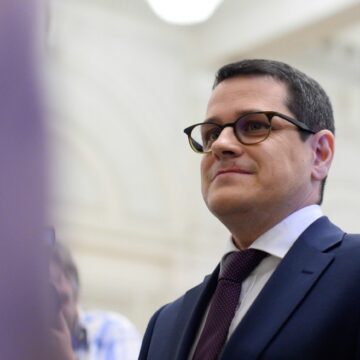 1688821872_index.jpeg Lider PNL, întrebat dacă Hellvig se întoarce în partid: Da. Şi cred că va participa la alegerile de anul viitor