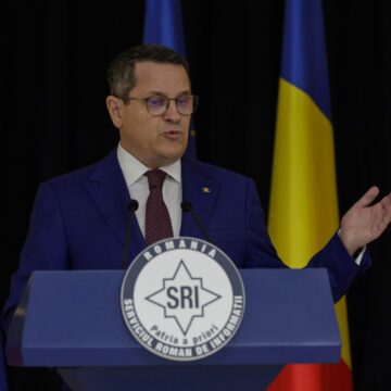 1688975572_index.jpeg Parlamentul se reunește pentru a lua act de demisia lui Eduard Hellvig de la conducerea SRI