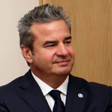 28294a83264a63f47c479b44a15b8c8d.jpg Massimo Novali, consulul onorific al Italiei la Cluj, și-a lovit un compatriot, care urma să se căsătorească cu o româncă