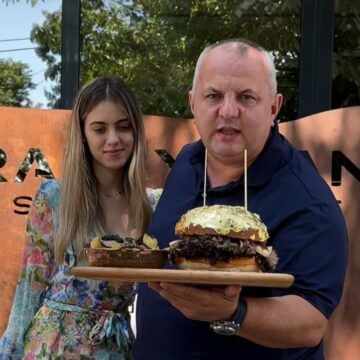 Președintele PSD Câmpia Turzii prezintă „mândria” localului de lux pe care îl deține. Burger la „doar” 6.200 de euro în meniul „pe bogăție” -VIDEO