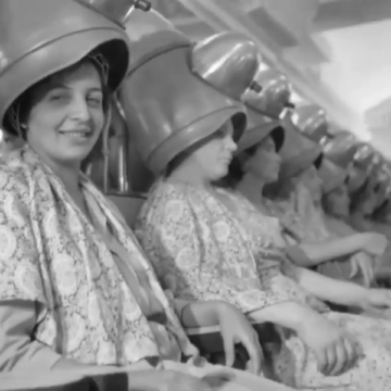 VIDEO – Imagini din diverse localuri ale Clujului, din 1960. Eleganța clujenilor era renumită în acei ani