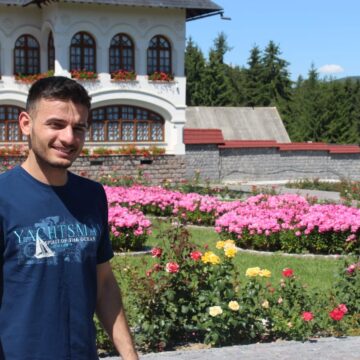 Povestea incredibilă a unui elev repetent în clasa întâi, care a ajuns premiant și a luat BAC -ul cu 9,01: ”Școala era refugiul meu!” – FOTO