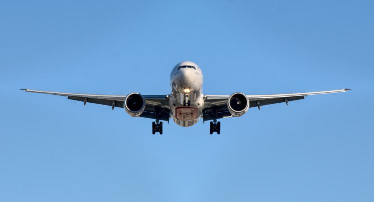 725c56f3b23b395ccc7fcf8eeefdd18d.jpg Un român a fost prins fără bilet în avion, pe un zbor care trebuia să plece din Viena spre România