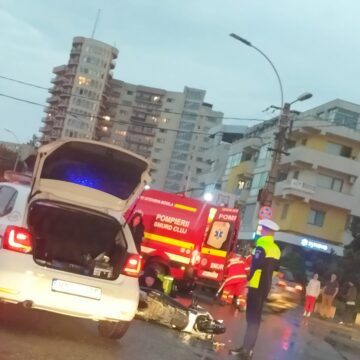 78eba1f1279acf015dc7380b93682b66.jpg Accident pe strada Observatorului! Livrator de la Tazz lovit de o mașină. Șoferii sunt exasperați – FOTO
