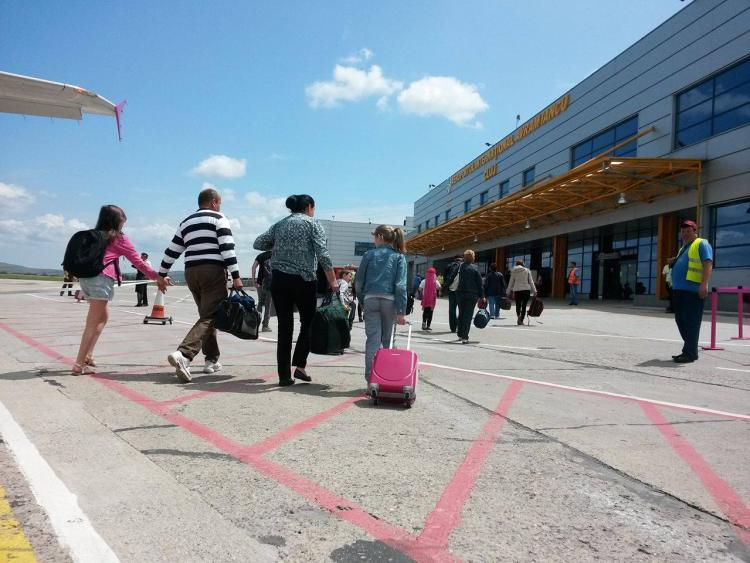 f3ca3198d5211d752762ed2ee4638c28.jpeg Alerta cu bombă de la Aeroportul Cluj a fost reală. Un inconștient a dat telefon