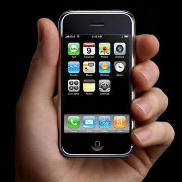 iphone.jpg Licitație record în SUA pentru un iPhone din 2007. Cât a plătit un colecționar pentru telefonul mobil