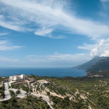 son-bunoya-scaled.jpg FOTO. Richard Branson a deschis porțile domeniului din Mallorca. Cum arată proprietatea Son Bunyola