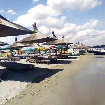 0c4e992134f9a4ea56c12e6827b8c6fb.jpeg O turistă a primit pe litoralul românesc o amendă cât prețul vacanței: „Nu vă e rușine? Nici pe Champs-Elysees nu e amenda atât”