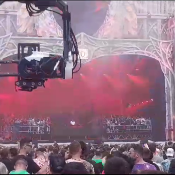 Armin van Buuren încă e pe scenă la Untold 2023, deși e trecut de ora 8.00 – VIDEO