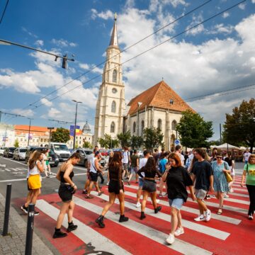 Un important dealer de droguri din Cluj-Napoca, prins în flagrant de DIICOT! A încercat să vândă substanțe psihoactive participanților la festival – VIDEO