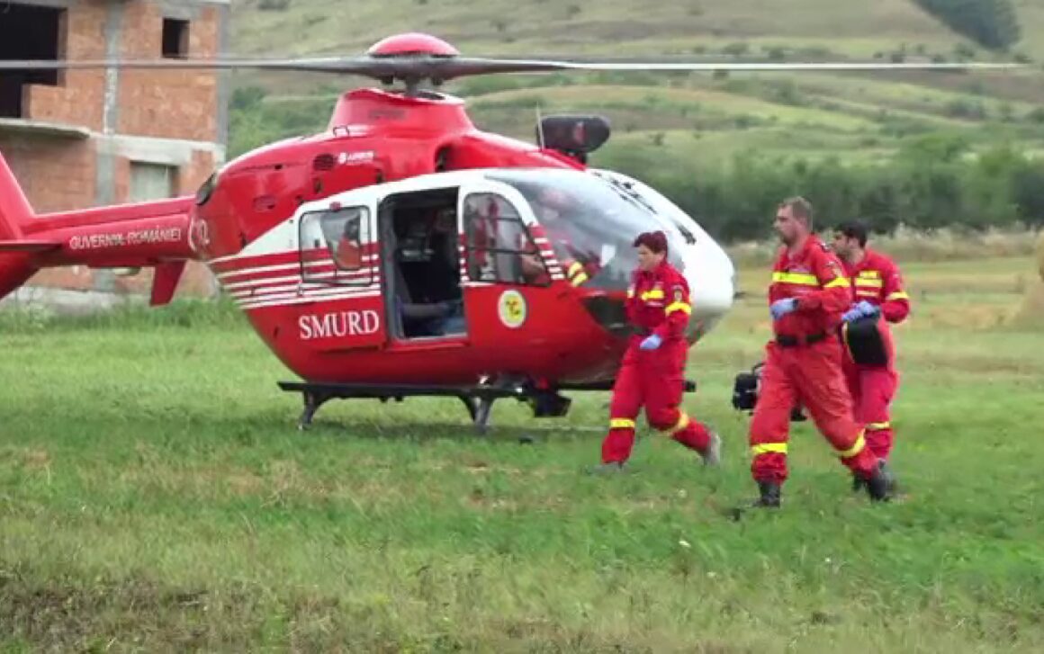 Cluj: Intervenție salvatoare pentru un bărbat peste care a trecut un tractor