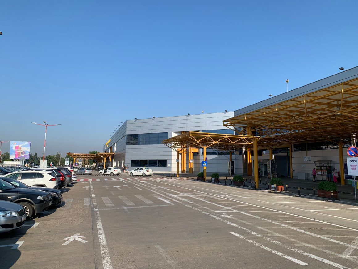 414ed10ad18a2807817218163ac3686e.jpeg Aeroportul continuă războiul cu GOTO Parking și cere să nu mai fie mașini parcate lângă terminalele de plecare / sosire