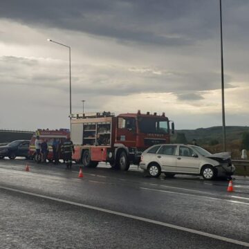 4738586ad14ad7f93dea89219fba1d0c.jpeg Accident cu trei mașini pe breteaua de urcare spre Autostrada Transilvania – FOTO