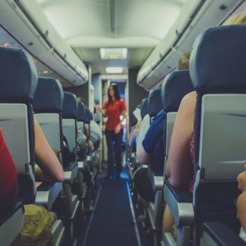 Cel mai sigur loc din avion, în caz de prăbușire. Experții a adunat informații despre prăbușirile avioanelor pe durata a 35 de ani