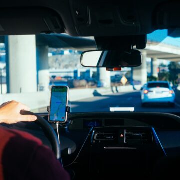 5e1b93aa24c125785102fda0b3e89ae4.jpg Până la ce vârstă poţi să conduci o maşină în România. Anual, se emit în jur de un milion de permise de conducere