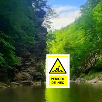 82a14fa968ae096cd7afa3c6b33c3bae.png Evitați scăldatul în locurile neamenajate, în lacurile de acumulare sau în apele curgătoare