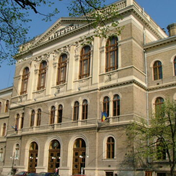 85e49a3374dfcf4fe86848cbc252d61f.jpeg Economist UBB Cluj: ”Sper că nu există în zonele de decizie nimeni atât de naiv să creadă că mărind taxele se va colecta neapărat mai mult”