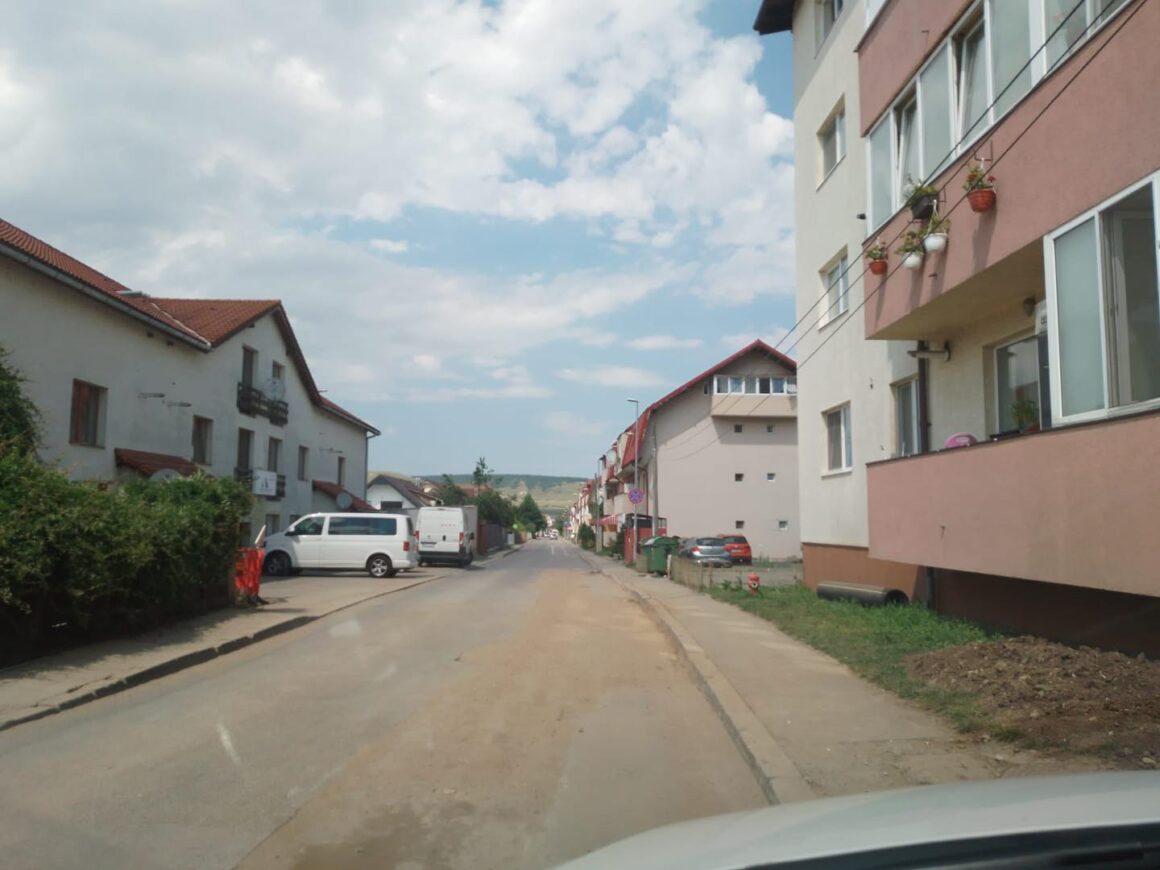 8e9512cc795651eb5744edfeb84aa3e7.jpg Primarul din Florești, Bogdan Pivariu, îi urechiază pe cei de la gaz și deschide traficul rutier și de autobuze pe strada Cetății – FOTO