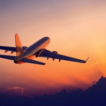 O jurnalistă din Italia a fost dată jos din avion, alături de o turistă, la plecarea spre Atena