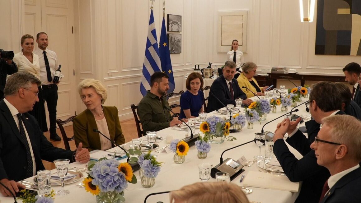 IMG_4508.jpeg Marcel Ciolacu a cinat cu Zelenski, Von der Leyen și Vučić, la Atena. Premierul a fost la summitul Ucraina-Balcani