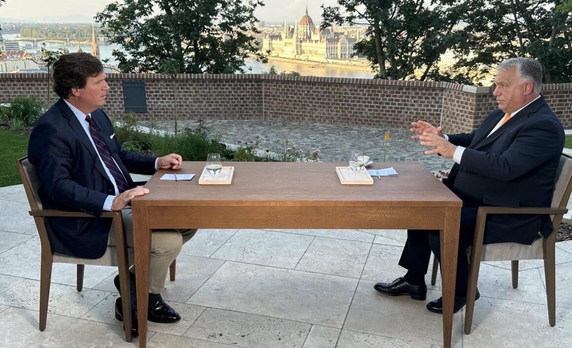 ORBAN-e1693390109841.jpg Tucker Carlson îl descoase pe Viktor Orbán . „Este o minciună că Ucraina câștigă războiul. Rușii nu se vor sătura de Putin”