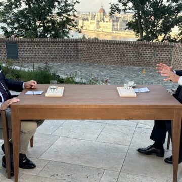 ORBAN-e1693390109841.jpg Tucker Carlson îl descoase pe Viktor Orbán . „Este o minciună că Ucraina câștigă războiul. Rușii nu se vor sătura de Putin”