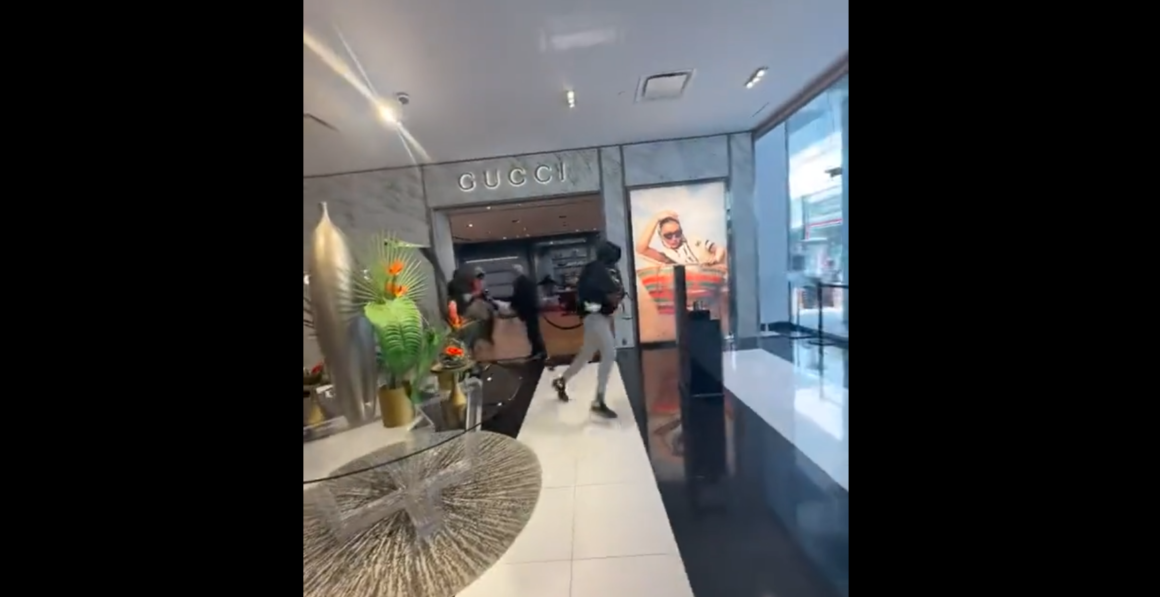 Screenshot-10-e1690986000282.png Cum se fură dintr-un magazin GUCCI? În gașcă și în pas alergător.