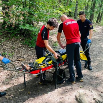 Un bărbat a ajuns la spital după ce i s-a făcut rău pe un traseu în pădurea Făget, de lângă Cluj-Napoca – FOTO