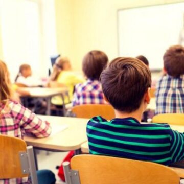 Obligațiile părinților potrivit noii legi a Educației. Profesorii vor putea fi contactați doar în anumite intervale orare