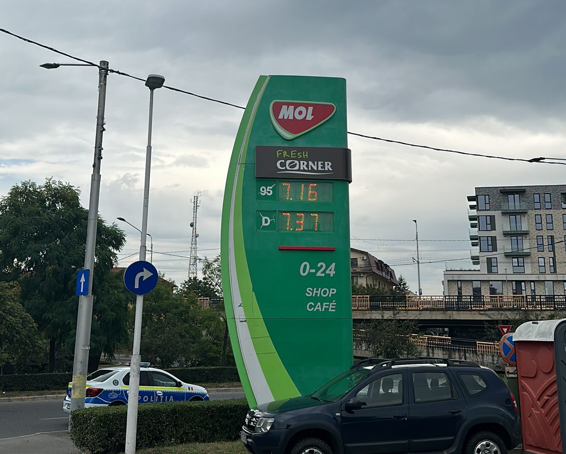 c7d0e0b9346bbd03f5f4fbc29a5c7417.png Benzina și motorina s-au SCUMPIT din nou exagerat de mult – FOTO
