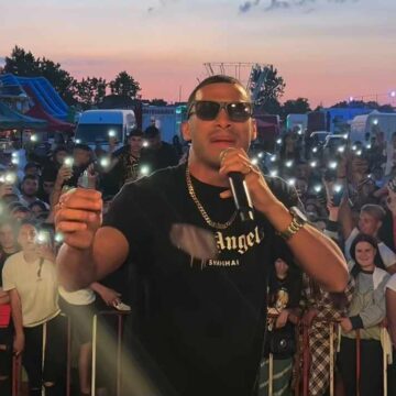 d9a8b659080aa7fe248a51df16efcae1.jpeg Directorul de la Protecția Copilului Cluj spune că părinții sunt responsabili pentru fenomenul „Gheboasă”, nu festivalul