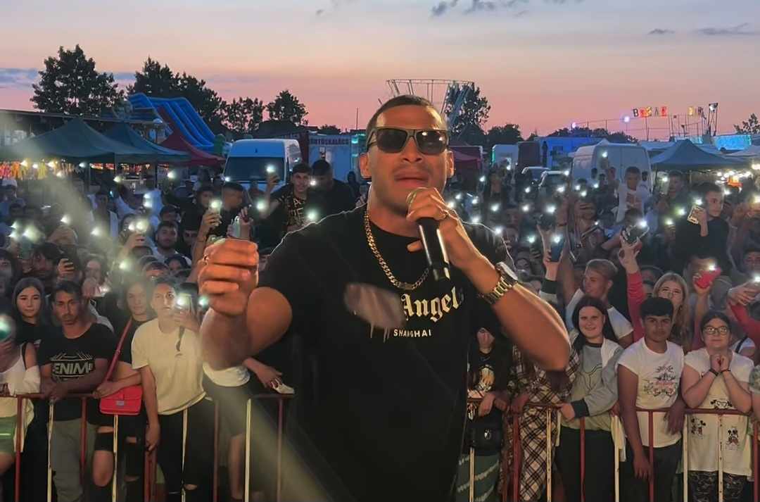 d9a8b659080aa7fe248a51df16efcae1.jpeg Directorul de la Protecția Copilului Cluj spune că părinții sunt responsabili pentru fenomenul „Gheboasă”, nu festivalul