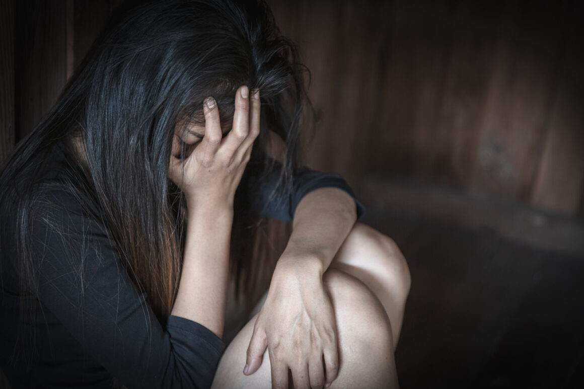 shutterstock_1664206714-scaled.jpg O adolescentă de 16 ani a murit după ce a fost forţată să stea într-o „colibă pentru menstruaţie”