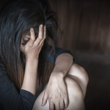 O adolescentă de 16 ani a murit după ce a fost forţată să stea într-o „colibă pentru menstruaţie”
