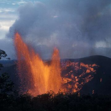 1-50.jpg Asta mai lipsea: a erupt vulcanul Kilauea, din Hawaii!