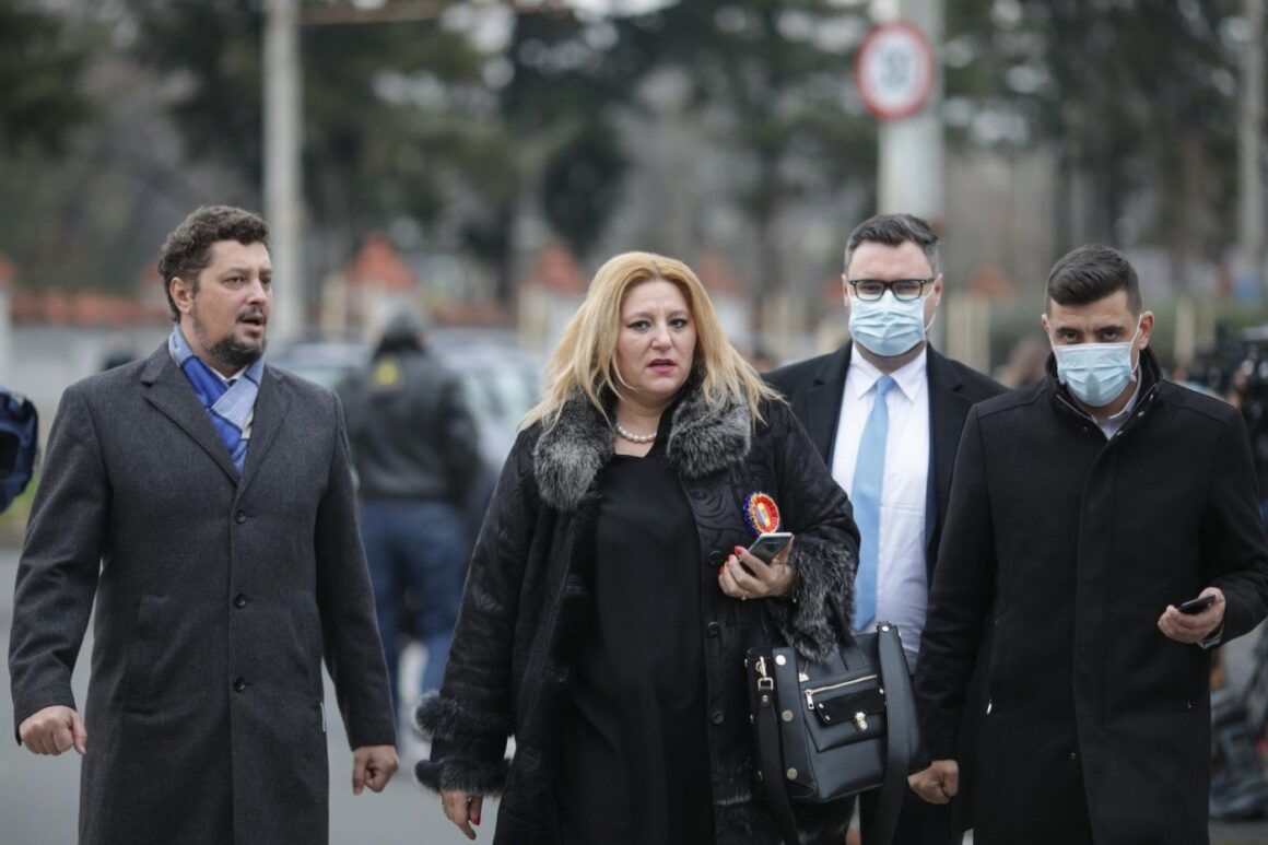 Nou scandal între suveraniștii din România