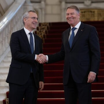 Jens-Stoltenberg-secretarul-general-NATO-Klaus-Iohannis-presedintele-Romaniei-FOTO-Alexandra-Pandrea-Gandul.jpg Susținere fără rezerve pentru România, promite Jens Stoltenberg. Intenția rușilor este să destabilizeze NATO, susține oficialul