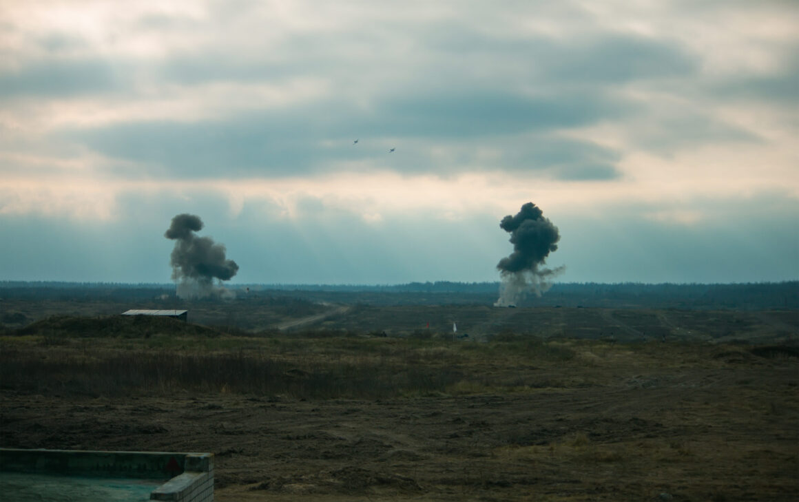 shutterstock_1553089244-scaled.jpg România suplimentează apărarea la frontiera cu Ucraina, pentru a evita incidente generate de războiul din Ucraina pe teritoriul NATO