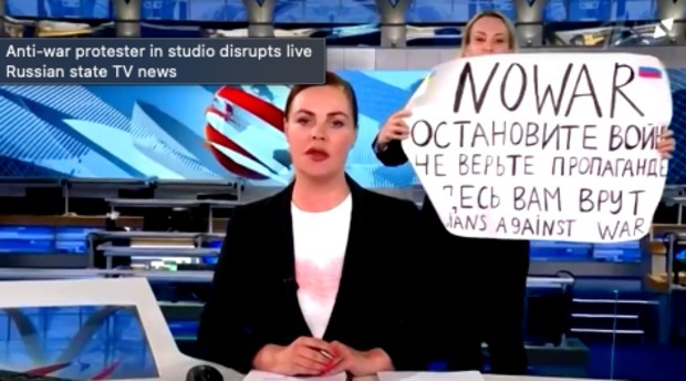 WhatsApp-Image-2023-10-06-at-15.05.33.jpeg Ce s-a întâmplat cu jurnalista din Rusia care a afișat o pancartă la TV cu mesajul „NO WAR”