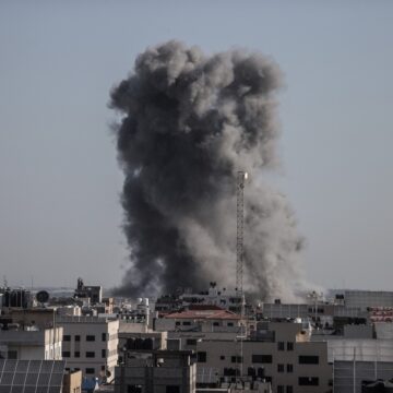 profimedia-0815444396-1.jpg Familia unui corespondent de război Al Jazeera și-a PIERDUT familia într-un bombardament din Fâșia Gaza